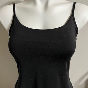 New York and company solid tank top with inbuilt bra, size medium